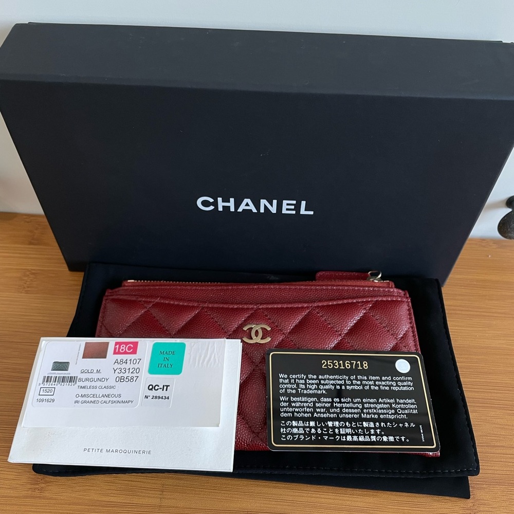 CHANEL Caviar Quilted Classic Zip Pouch Glittery Burgundy Wallet